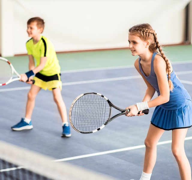 Choosing the Right Junior Tennis Racket: A Parent’s Guide to Finding the Perfect Fit